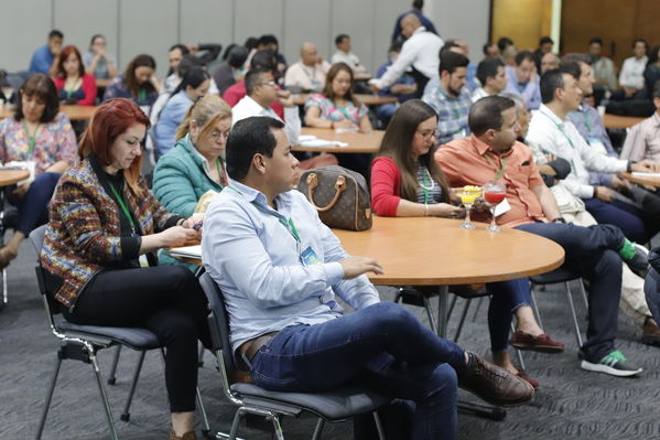 Innovar+
Innovar+
Fecha: 28 Mayo 2019.
Para descargar esta fotografía en alta resolución, haga clic sobre la imagen hasta que la misma se despliegue en la pantalla completa; luego dé clic derecho y elija la opción "guardar imagen como". 
En caso de publicación por cualquier medio, solicitamos acompañarla del crédito: "Foto EPM"
Palabras clave: Innovar+