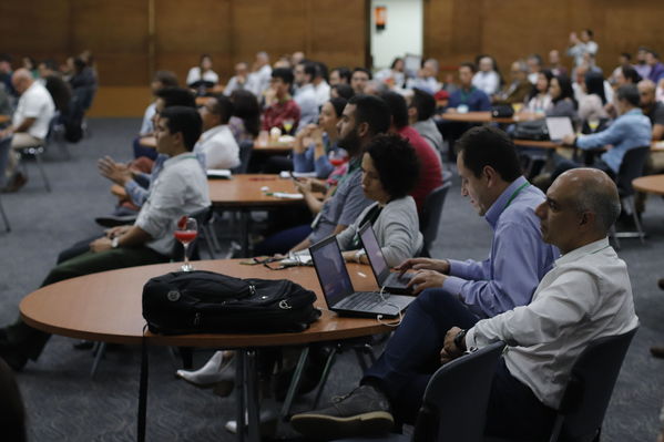 Innovar+
Innovar+
Fecha: 28 Mayo 2019.
Para descargar esta fotografía en alta resolución, haga clic sobre la imagen hasta que la misma se despliegue en la pantalla completa; luego dé clic derecho y elija la opción "guardar imagen como". 
En caso de publicación por cualquier medio, solicitamos acompañarla del crédito: "Foto EPM"
Palabras clave: Innovar+