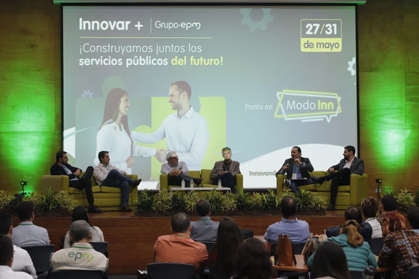 Innovar+
Innovar+
Fecha: 28 Mayo 2019.
Para descargar esta fotografía en alta resolución, haga clic sobre la imagen hasta que la misma se despliegue en la pantalla completa; luego dé clic derecho y elija la opción "guardar imagen como". 
En caso de publicación por cualquier medio, solicitamos acompañarla del crédito: "Foto EPM"
Palabras clave: Innovar+