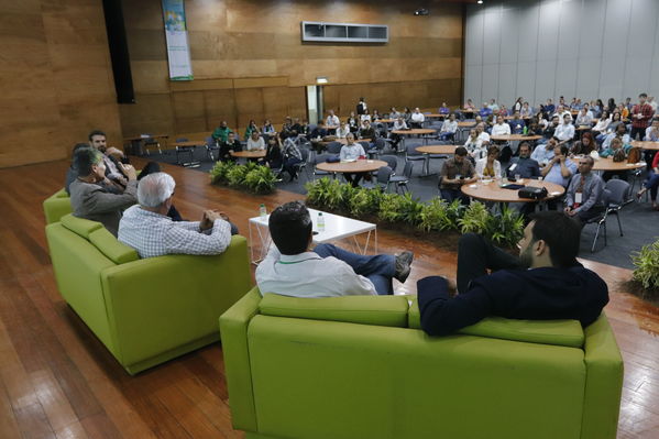 Innovar+
Innovar+
Fecha: 28 Mayo 2019.
Para descargar esta fotografía en alta resolución, haga clic sobre la imagen hasta que la misma se despliegue en la pantalla completa; luego dé clic derecho y elija la opción "guardar imagen como". 
En caso de publicación por cualquier medio, solicitamos acompañarla del crédito: "Foto EPM"
Palabras clave: Innovar+