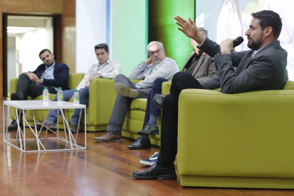 Innovar+
Innovar+
Fecha: 28 Mayo 2019.
Para descargar esta fotografía en alta resolución, haga clic sobre la imagen hasta que la misma se despliegue en la pantalla completa; luego dé clic derecho y elija la opción "guardar imagen como". 
En caso de publicación por cualquier medio, solicitamos acompañarla del crédito: "Foto EPM"
Palabras clave: Innovar+