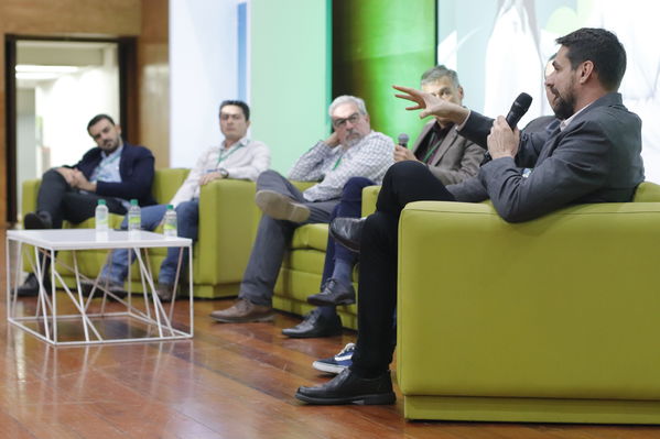 Innovar+
Innovar+
Fecha: 28 Mayo 2019.
Para descargar esta fotografía en alta resolución, haga clic sobre la imagen hasta que la misma se despliegue en la pantalla completa; luego dé clic derecho y elija la opción "guardar imagen como". 
En caso de publicación por cualquier medio, solicitamos acompañarla del crédito: "Foto EPM"
Palabras clave: Innovar+