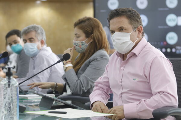 Rueda de prensa sobre brote de COVID19 Hidroituango y reunión con concejales de Medellin para presentar balance de finanzas primer trimestre del año
Rueda de prensa sobre brote de COVID19 Hidroituango y reunión con concejales de Medellin para presentar balance de finanzas primer trimestre del año
Fecha: Mayo 28 2020
Para descargar esta fotografía en alta resolución, haga clic sobre la imagen hasta que la misma se despliegue en la pantalla completa; luego dé clic derecho y elija la opción "guardar imagen como".
En caso de publicación por cualquier medio, solicitamos acompañarla del crédito: "Foto EPM"
Palabras clave: Rueda de prensa sobre brote de COVID19 Hidroituango y reunión con concejales de Medellin para presentar balance de finanzas primer trimestre del año