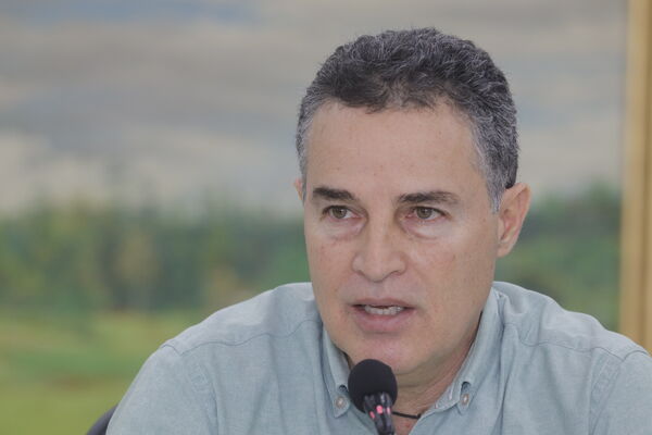 Rueda de prensa sobre brote de COVID19 Hidroituango y reunión con concejales de Medellin para presentar balance de finanzas primer trimestre del año
Rueda de prensa sobre brote de COVID19 Hidroituango y reunión con concejales de Medellin para presentar balance de finanzas primer trimestre del año
Fecha: Mayo 28 2020
Para descargar esta fotografía en alta resolución, haga clic sobre la imagen hasta que la misma se despliegue en la pantalla completa; luego dé clic derecho y elija la opción "guardar imagen como".
En caso de publicación por cualquier medio, solicitamos acompañarla del crédito: "Foto EPM"
Palabras clave: Rueda de prensa sobre brote de COVID19 Hidroituango y reunión con concejales de Medellin para presentar balance de finanzas primer trimestre del año