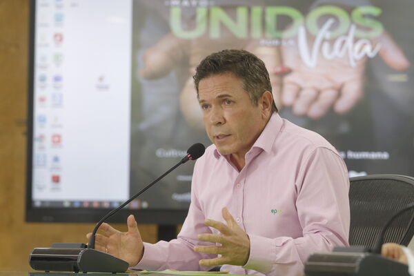 Rueda de prensa sobre brote de COVID19 Hidroituango y reunión con concejales de Medellin para presentar balance de finanzas primer trimestre del año
Rueda de prensa sobre brote de COVID19 Hidroituango y reunión con concejales de Medellin para presentar balance de finanzas primer trimestre del año
Fecha: Mayo 28 2020
Para descargar esta fotografía en alta resolución, haga clic sobre la imagen hasta que la misma se despliegue en la pantalla completa; luego dé clic derecho y elija la opción "guardar imagen como".
En caso de publicación por cualquier medio, solicitamos acompañarla del crédito: "Foto EPM"
Palabras clave: Rueda de prensa sobre brote de COVID19 Hidroituango y reunión con concejales de Medellin para presentar balance de finanzas primer trimestre del año