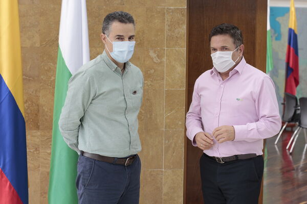 Rueda de prensa sobre brote de COVID19 Hidroituango y reunión con concejales de Medellin para presentar balance de finanzas primer trimestre del año
Rueda de prensa sobre brote de COVID19 Hidroituango y reunión con concejales de Medellin para presentar balance de finanzas primer trimestre del año
Fecha: Mayo 28 2020
Para descargar esta fotografía en alta resolución, haga clic sobre la imagen hasta que la misma se despliegue en la pantalla completa; luego dé clic derecho y elija la opción "guardar imagen como".
En caso de publicación por cualquier medio, solicitamos acompañarla del crédito: "Foto EPM"
Palabras clave: Rueda de prensa sobre brote de COVID19 Hidroituango y reunión con concejales de Medellin para presentar balance de finanzas primer trimestre del año
