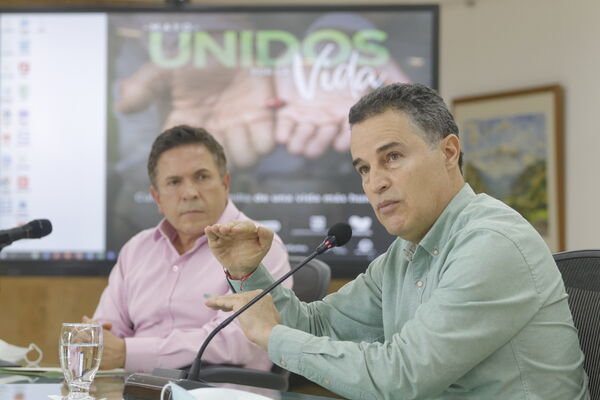 Rueda de prensa sobre brote de COVID19 Hidroituango y reunión con concejales de Medellin para presentar balance de finanzas primer trimestre del año
Rueda de prensa sobre brote de COVID19 Hidroituango y reunión con concejales de Medellin para presentar balance de finanzas primer trimestre del año
Fecha: Mayo 28 2020
Para descargar esta fotografía en alta resolución, haga clic sobre la imagen hasta que la misma se despliegue en la pantalla completa; luego dé clic derecho y elija la opción "guardar imagen como".
En caso de publicación por cualquier medio, solicitamos acompañarla del crédito: "Foto EPM"
Palabras clave: Rueda de prensa sobre brote de COVID19 Hidroituango y reunión con concejales de Medellin para presentar balance de finanzas primer trimestre del año