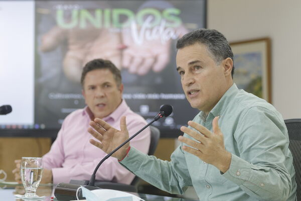 Rueda de prensa sobre brote de COVID19 Hidroituango y reunión con concejales de Medellin para presentar balance de finanzas primer trimestre del año
Rueda de prensa sobre brote de COVID19 Hidroituango y reunión con concejales de Medellin para presentar balance de finanzas primer trimestre del año
Fecha: Mayo 28 2020
Para descargar esta fotografía en alta resolución, haga clic sobre la imagen hasta que la misma se despliegue en la pantalla completa; luego dé clic derecho y elija la opción "guardar imagen como".
En caso de publicación por cualquier medio, solicitamos acompañarla del crédito: "Foto EPM"
Palabras clave: Rueda de prensa sobre brote de COVID19 Hidroituango y reunión con concejales de Medellin para presentar balance de finanzas primer trimestre del año