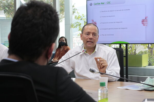 Rueda de prensa sobre brote de COVID19 Hidroituango y reunión con concejales de Medellin para presentar balance de finanzas primer trimestre del año
Rueda de prensa sobre brote de COVID19 Hidroituango y reunión con concejales de Medellin para presentar balance de finanzas primer trimestre del año
Fecha: Mayo 28 2020
Para descargar esta fotografía en alta resolución, haga clic sobre la imagen hasta que la misma se despliegue en la pantalla completa; luego dé clic derecho y elija la opción "guardar imagen como".
En caso de publicación por cualquier medio, solicitamos acompañarla del crédito: "Foto EPM"
Palabras clave: Rueda de prensa sobre brote de COVID19 Hidroituango y reunión con concejales de Medellin para presentar balance de finanzas primer trimestre del año