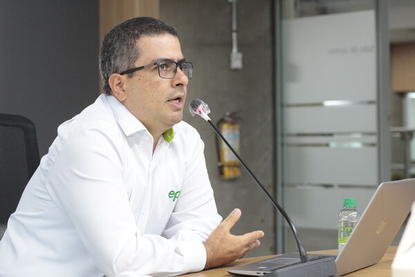 Rueda de prensa sobre brote de COVID19 Hidroituango y reunión con concejales de Medellin para presentar balance de finanzas primer trimestre del año
Rueda de prensa sobre brote de COVID19 Hidroituango y reunión con concejales de Medellin para presentar balance de finanzas primer trimestre del año
Fecha: Mayo 28 2020
Para descargar esta fotografía en alta resolución, haga clic sobre la imagen hasta que la misma se despliegue en la pantalla completa; luego dé clic derecho y elija la opción "guardar imagen como".
En caso de publicación por cualquier medio, solicitamos acompañarla del crédito: "Foto EPM"
Palabras clave: Rueda de prensa sobre brote de COVID19 Hidroituango y reunión con concejales de Medellin para presentar balance de finanzas primer trimestre del año