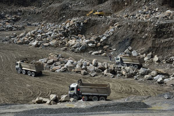 Cantera embalse Hidroituango
Contingencia Hidroituango.  
Fecha: Mayo 29 2018.
Para descargar esta fotografía en alta resolución, haga clic sobre la imagen hasta que la misma se despliegue en la pantalla completa; luego dé clic derecho y elija la opción "guardar imagen como". 
En caso de publicación por cualquier medio, solicitamos acompañarla del crédito: "Foto EPM"
Palabras clave: Cantera embalse Hidroituango