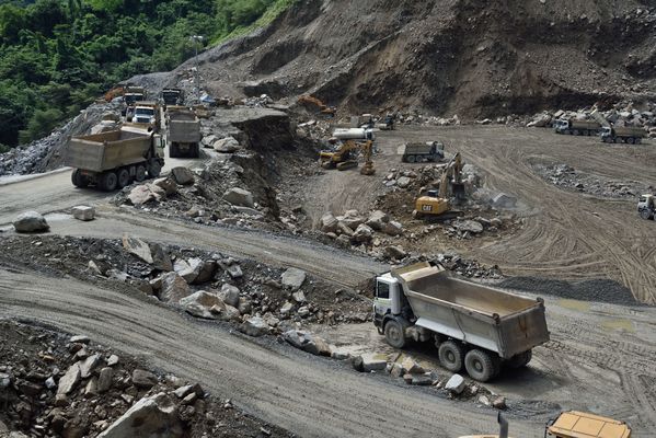 Cantera embalse Hidroituango
Contingencia Hidroituango.  
Fecha: Mayo 29 2018.
Para descargar esta fotografía en alta resolución, haga clic sobre la imagen hasta que la misma se despliegue en la pantalla completa; luego dé clic derecho y elija la opción "guardar imagen como". 
En caso de publicación por cualquier medio, solicitamos acompañarla del crédito: "Foto EPM"
Palabras clave: Cantera embalse Hidroituango