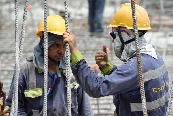 Contingencia Hidroituango trabajos vertedero
Contingencia Hidroituango, trabajos vertedero.  
Fecha: Mayo 29 2018.
Para descargar esta fotografía en alta resolución, haga clic sobre la imagen hasta que la misma se despliegue en la pantalla completa; luego dé clic derecho y elija la opción "guardar imagen como". 
En caso de publicación por cualquier medio, solicitamos acompañarla del crédito: "Foto EPM"
Palabras clave: Contingencia Hidroituango trabajos vertedero