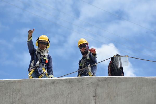 Contingencia Hidroituango trabajos vertedero
Contingencia Hidroituango, trabajos vertedero.  
Fecha: Mayo 29 2018.
Para descargar esta fotografía en alta resolución, haga clic sobre la imagen hasta que la misma se despliegue en la pantalla completa; luego dé clic derecho y elija la opción "guardar imagen como". 
En caso de publicación por cualquier medio, solicitamos acompañarla del crédito: "Foto EPM"
Palabras clave: Contingencia Hidroituango trabajos vertedero