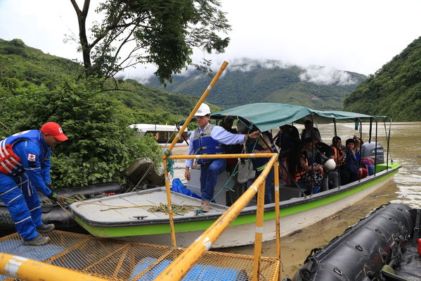 Transporte lancha cabecera municipal Ituango
Contingencia Hidroituango.  
Fecha: Mayo 29 2018.
Para descargar esta fotografía en alta resolución, haga clic sobre la imagen hasta que la misma se despliegue en la pantalla completa; luego dé clic derecho y elija la opción "guardar imagen como". 
En caso de publicación por cualquier medio, solicitamos acompañarla del crédito: "Foto EPM"
Palabras clave: Transporte lancha cabecera municipal Ituango