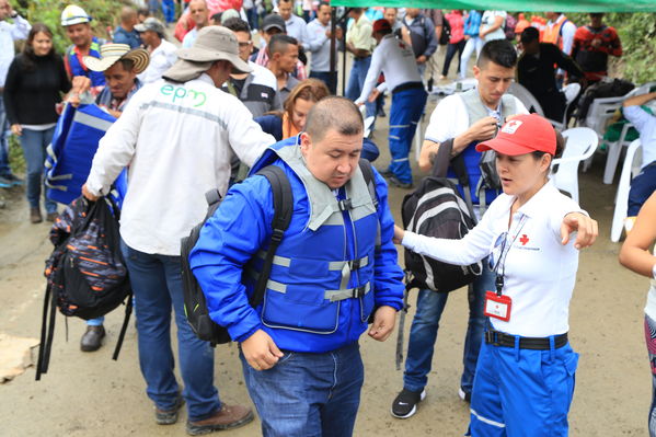 Transporte lancha cabecera municipal Ituango
Contingencia Hidroituango.  
Fecha: Mayo 29 2018.
Para descargar esta fotografía en alta resolución, haga clic sobre la imagen hasta que la misma se despliegue en la pantalla completa; luego dé clic derecho y elija la opción "guardar imagen como". 
En caso de publicación por cualquier medio, solicitamos acompañarla del crédito: "Foto EPM"
Palabras clave: Transporte lancha cabecera municipal Ituango