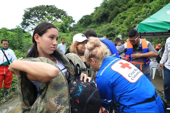 Transporte lancha cabecera municipal Ituango
Contingencia Hidroituango.  
Fecha: Mayo 29 2018.
Para descargar esta fotografía en alta resolución, haga clic sobre la imagen hasta que la misma se despliegue en la pantalla completa; luego dé clic derecho y elija la opción "guardar imagen como". 
En caso de publicación por cualquier medio, solicitamos acompañarla del crédito: "Foto EPM"
Palabras clave: Transporte lancha cabecera municipal Ituango