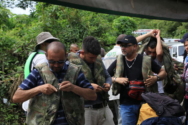 Transporte lancha cabecera municipal Ituango
Contingencia Hidroituango.  
Fecha: Mayo 29 2018.
Para descargar esta fotografía en alta resolución, haga clic sobre la imagen hasta que la misma se despliegue en la pantalla completa; luego dé clic derecho y elija la opción "guardar imagen como". 
En caso de publicación por cualquier medio, solicitamos acompañarla del crédito: "Foto EPM"
Palabras clave: Transporte lancha cabecera municipal Ituango