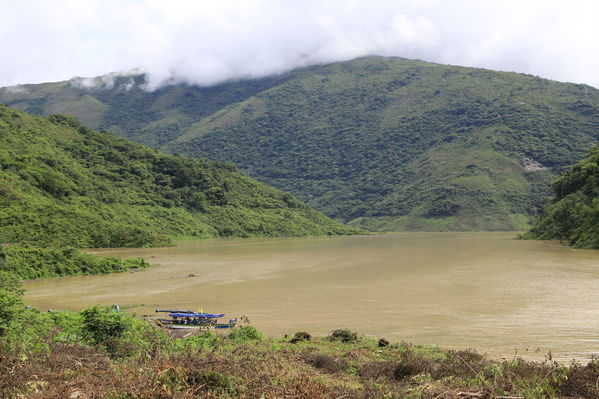 Transporte lancha cabecera municipal Ituango
Contingencia Hidroituango.  
Fecha: Mayo 29 2018.
Para descargar esta fotografía en alta resolución, haga clic sobre la imagen hasta que la misma se despliegue en la pantalla completa; luego dé clic derecho y elija la opción "guardar imagen como". 
En caso de publicación por cualquier medio, solicitamos acompañarla del crédito: "Foto EPM"
Palabras clave: Transporte lancha cabecera municipal Ituango