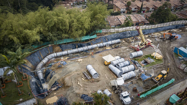 Modernización Planta de Agua Potable Ayurá
Modernización Planta de Agua Potable Ayurá
Fecha: Mayo 29 2020.
Para descargar esta fotografía en alta resolución, haga clic sobre la imagen hasta que la misma se despliegue en la pantalla completa; luego dé clic derecho y elija la opción "guardar imagen como". 
En caso de publicación por cualquier medio, solicitamos acompañarla del crédito: "Foto EPM"
Palabras clave: Tubería de Bypass Ayurá