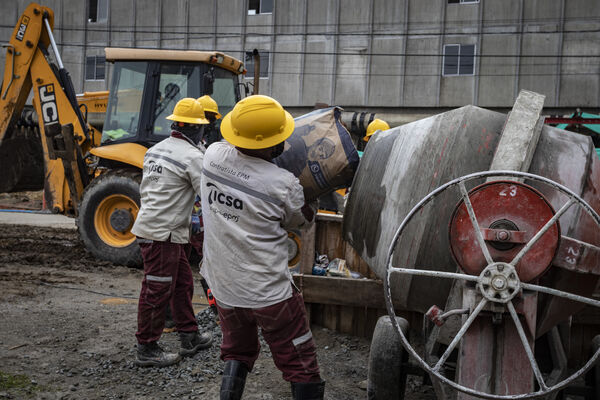 Modernización Planta de Agua Potable Ayurá
Modernización Planta de Agua Potable Ayurá
Fecha: Mayo 29 2020.
Para descargar esta fotografía en alta resolución, haga clic sobre la imagen hasta que la misma se despliegue en la pantalla completa; luego dé clic derecho y elija la opción "guardar imagen como". 
En caso de publicación por cualquier medio, solicitamos acompañarla del crédito: "Foto EPM"
Palabras clave: Nuevo Alcantarillado en Ayurá