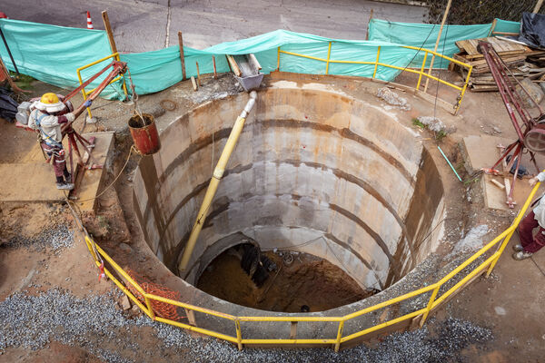 Modernización Planta de Agua Potable Ayurá
Modernización Planta de Agua Potable Ayurá
Fecha: Mayo 29 2020.
Para descargar esta fotografía en alta resolución, haga clic sobre la imagen hasta que la misma se despliegue en la pantalla completa; luego dé clic derecho y elija la opción "guardar imagen como". 
En caso de publicación por cualquier medio, solicitamos acompañarla del crédito: "Foto EPM"
Palabras clave: Pozo 15 para cambio de dirección en la tubería de Ayurá