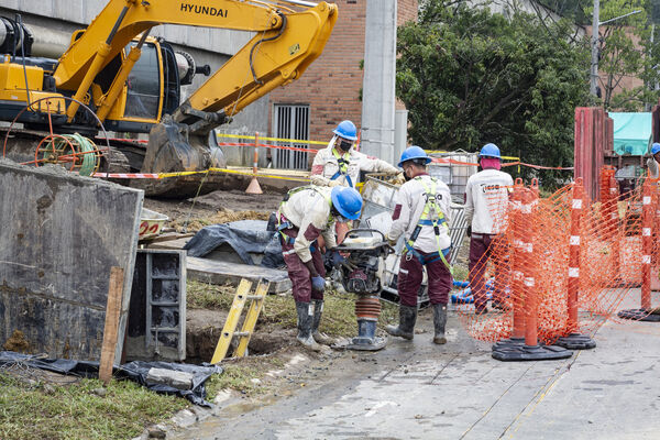 Modernización Planta de Agua Potable Ayurá
Modernización Planta de Agua Potable Ayurá
Fecha: Mayo 29 2020.
Para descargar esta fotografía en alta resolución, haga clic sobre la imagen hasta que la misma se despliegue en la pantalla completa; luego dé clic derecho y elija la opción "guardar imagen como". 
En caso de publicación por cualquier medio, solicitamos acompañarla del crédito: "Foto EPM"
Palabras clave: Nuevo Alcantarillado en Ayurá