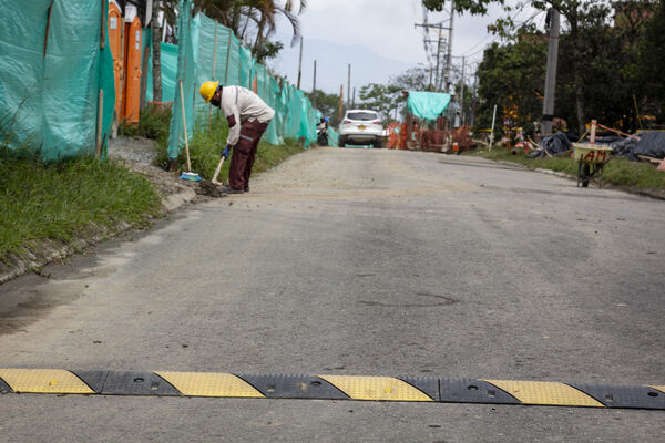 Modernización Planta de Agua Potable Ayurá
Modernización Planta de Agua Potable Ayurá
Fecha: Mayo 29 2020.
Para descargar esta fotografía en alta resolución, haga clic sobre la imagen hasta que la misma se despliegue en la pantalla completa; luego dé clic derecho y elija la opción "guardar imagen como". 
En caso de publicación por cualquier medio, solicitamos acompañarla del crédito: "Foto EPM"
Palabras clave: señalización al interior de la obra Ayurá