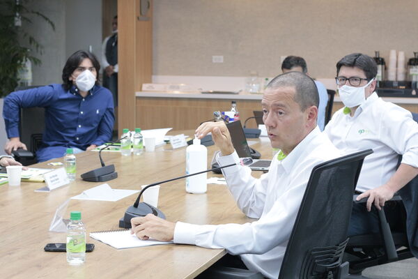 Reunión con concejales de Medellin para presentar balance de finanzas primer trimestre del año
Reunión con concejales de Medellin para presentar balance de finanzas primer trimestre del año
Fecha: Mayo 29 2020
Para descargar esta fotografía en alta resolución, haga clic sobre la imagen hasta que la misma se despliegue en la pantalla completa; luego dé clic derecho y elija la opción "guardar imagen como".
En caso de publicación por cualquier medio, solicitamos acompañarla del crédito: "Foto EPM"
Palabras clave: Reunión con concejales de Medellin para presentar balance de finanzas primer trimestre del año