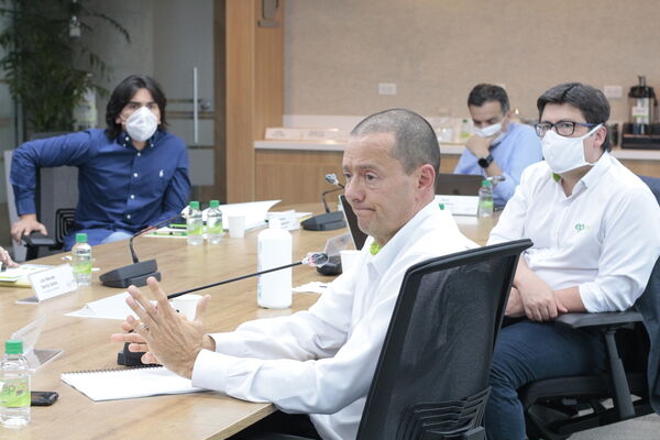 Reunión con concejales de Medellin para presentar balance de finanzas primer trimestre del año
Reunión con concejales de Medellin para presentar balance de finanzas primer trimestre del año
Fecha: Mayo 29 2020
Para descargar esta fotografía en alta resolución, haga clic sobre la imagen hasta que la misma se despliegue en la pantalla completa; luego dé clic derecho y elija la opción "guardar imagen como".
En caso de publicación por cualquier medio, solicitamos acompañarla del crédito: "Foto EPM"
Palabras clave: Reunión con concejales de Medellin para presentar balance de finanzas primer trimestre del año