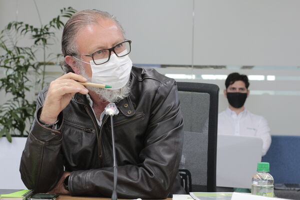 Reunión con concejales de Medellin para presentar balance de finanzas primer trimestre del año
Reunión con concejales de Medellin para presentar balance de finanzas primer trimestre del año
Fecha: Mayo 29 2020
Para descargar esta fotografía en alta resolución, haga clic sobre la imagen hasta que la misma se despliegue en la pantalla completa; luego dé clic derecho y elija la opción "guardar imagen como".
En caso de publicación por cualquier medio, solicitamos acompañarla del crédito: "Foto EPM"
Palabras clave: Reunión con concejales de Medellin para presentar balance de finanzas primer trimestre del año