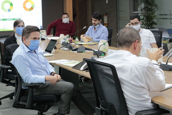 Reunión con concejales de Medellin para presentar balance de finanzas primer trimestre del año
Reunión con concejales de Medellin para presentar balance de finanzas primer trimestre del año
Fecha: Mayo 29 2020
Para descargar esta fotografía en alta resolución, haga clic sobre la imagen hasta que la misma se despliegue en la pantalla completa; luego dé clic derecho y elija la opción "guardar imagen como".
En caso de publicación por cualquier medio, solicitamos acompañarla del crédito: "Foto EPM"
Palabras clave: Reunión con concejales de Medellin para presentar balance de finanzas primer trimestre del año