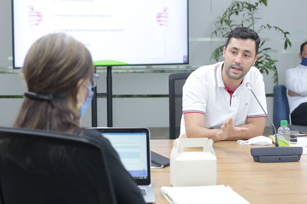 Reunión con concejales de Medellin para presentar balance de finanzas primer trimestre del año
Reunión con concejales de Medellin para presentar balance de finanzas primer trimestre del año
Fecha: Mayo 29 2020
Para descargar esta fotografía en alta resolución, haga clic sobre la imagen hasta que la misma se despliegue en la pantalla completa; luego dé clic derecho y elija la opción "guardar imagen como".
En caso de publicación por cualquier medio, solicitamos acompañarla del crédito: "Foto EPM"
Palabras clave: Reunión con concejales de Medellin para presentar balance de finanzas primer trimestre del año