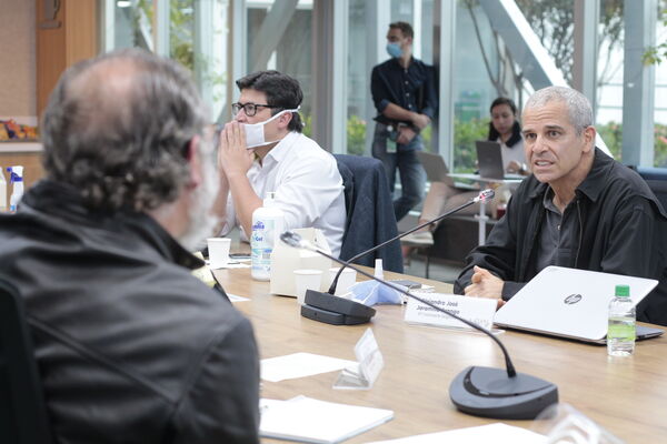 Reunión con concejales de Medellin para presentar balance de finanzas primer trimestre del año
Reunión con concejales de Medellin para presentar balance de finanzas primer trimestre del año
Fecha: Mayo 29 2020
Para descargar esta fotografía en alta resolución, haga clic sobre la imagen hasta que la misma se despliegue en la pantalla completa; luego dé clic derecho y elija la opción "guardar imagen como".
En caso de publicación por cualquier medio, solicitamos acompañarla del crédito: "Foto EPM"
Palabras clave: Reunión con concejales de Medellin para presentar balance de finanzas primer trimestre del año
