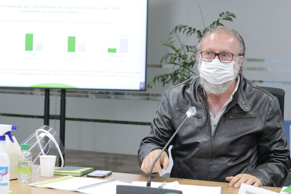 Reunión con concejales de Medellin para presentar balance de finanzas primer trimestre del año
Reunión con concejales de Medellin para presentar balance de finanzas primer trimestre del año
Fecha: Mayo 29 2020
Para descargar esta fotografía en alta resolución, haga clic sobre la imagen hasta que la misma se despliegue en la pantalla completa; luego dé clic derecho y elija la opción "guardar imagen como".
En caso de publicación por cualquier medio, solicitamos acompañarla del crédito: "Foto EPM"
Palabras clave: Reunión con concejales de Medellin para presentar balance de finanzas primer trimestre del año