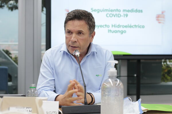 Reunión con concejales de Medellin para presentar balance de finanzas primer trimestre del año
Reunión con concejales de Medellin para presentar balance de finanzas primer trimestre del año
Fecha: Mayo 29 2020
Para descargar esta fotografía en alta resolución, haga clic sobre la imagen hasta que la misma se despliegue en la pantalla completa; luego dé clic derecho y elija la opción "guardar imagen como".
En caso de publicación por cualquier medio, solicitamos acompañarla del crédito: "Foto EPM"
Palabras clave: Reunión con concejales de Medellin para presentar balance de finanzas primer trimestre del año