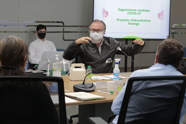 Reunión con concejales de Medellin para presentar balance de finanzas primer trimestre del año
Reunión con concejales de Medellin para presentar balance de finanzas primer trimestre del año
Fecha: Mayo 29 2020
Para descargar esta fotografía en alta resolución, haga clic sobre la imagen hasta que la misma se despliegue en la pantalla completa; luego dé clic derecho y elija la opción "guardar imagen como".
En caso de publicación por cualquier medio, solicitamos acompañarla del crédito: "Foto EPM"
Palabras clave: Reunión con concejales de Medellin para presentar balance de finanzas primer trimestre del año