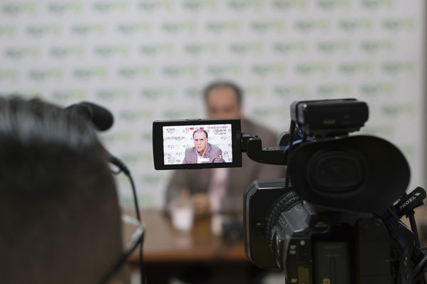 Rueda prensa contingencia Hidroituango
Rueda de prensa contingencia Hidroituango.  
Fecha: 30 Mayo 2018.
Para descargar esta fotografía en alta resolución, haga clic sobre la imagen hasta que la misma se despliegue en la pantalla completa; luego dé clic derecho y elija la opción "guardar imagen como". 
En caso de publicación por cualquier medio, solicitamos acompañarla del crédito: "Foto EPM
Palabras clave: Rueda prensa contingencia Hidroituango