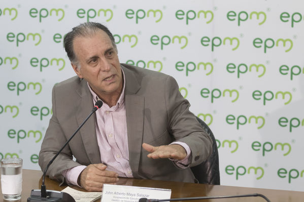Rueda prensa contingencia Hidroituango
Rueda de prensa contingencia Hidroituango.  
Fecha: 30 Mayo 2018.
Para descargar esta fotografía en alta resolución, haga clic sobre la imagen hasta que la misma se despliegue en la pantalla completa; luego dé clic derecho y elija la opción "guardar imagen como". 
En caso de publicación por cualquier medio, solicitamos acompañarla del crédito: "Foto EPM
Palabras clave: Rueda prensa contingencia Hidroituango