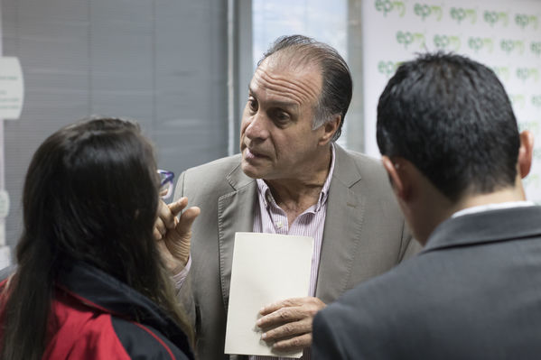Rueda prensa contingencia Hidroituango
Rueda de prensa contingencia Hidroituango.  
Fecha: 30 Mayo 2018.
Para descargar esta fotografía en alta resolución, haga clic sobre la imagen hasta que la misma se despliegue en la pantalla completa; luego dé clic derecho y elija la opción "guardar imagen como". 
En caso de publicación por cualquier medio, solicitamos acompañarla del crédito: "Foto EPM
Palabras clave: Rueda prensa contingencia Hidroituango