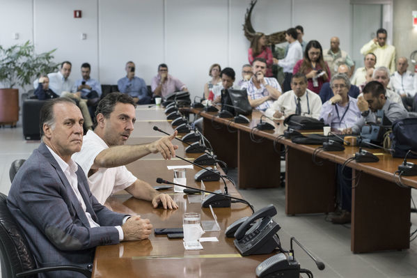 Rueda prensa contingencia Hidroituango
Rueda de prensa contingencia Hidroituango.  
Fecha: 31 Mayo 2018.
Para descargar esta fotografía en alta resolución, haga clic sobre la imagen hasta que la misma se despliegue en la pantalla completa; luego dé clic derecho y elija la opción "guardar imagen como". 
En caso de publicación por cualquier medio, solicitamos acompañarla del crédito: "Foto EPM
Palabras clave: Rueda prensa contingencia Hidroituango
