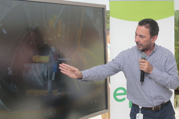 Rueda prensa centro parrilla 
Rueda prensa centro parrilla  
Fecha: Mayo 7 2019. 
Para descargar esta fotografía en alta resolución, haga clic sobre la imagen hasta que la misma se despliegue en la pantalla completa; luego dé clic derecho y elija la opción "guardar imagen como". 
En caso de publicación por cualquier medio, solicitamos acompañarla del crédito: "Foto EPM"
Palabras clave: Rueda prensa centro parrilla