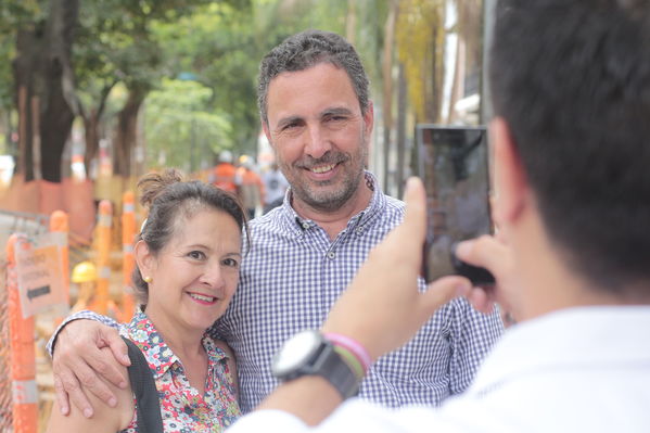 Rueda prensa centro parrilla 
Rueda prensa centro parrilla  
Fecha: Mayo 7 2019. 
Para descargar esta fotografía en alta resolución, haga clic sobre la imagen hasta que la misma se despliegue en la pantalla completa; luego dé clic derecho y elija la opción "guardar imagen como". 
En caso de publicación por cualquier medio, solicitamos acompañarla del crédito: "Foto EPM"
Palabras clave: Rueda prensa centro parrilla