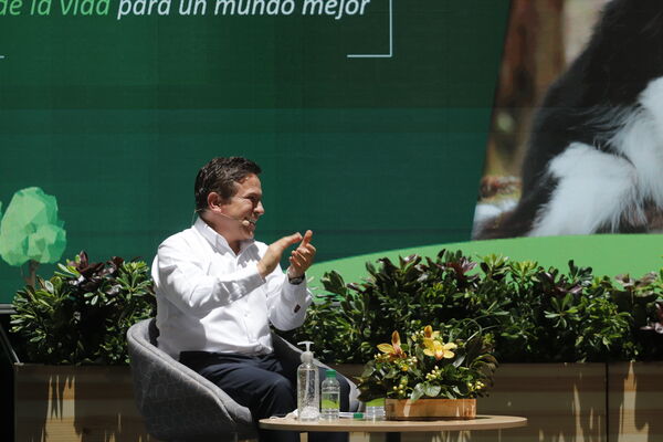 Rendición de cuentas EPM 2020
Rendición de cuentas EPM 2020
Fecha: Mayo 7 de 2020
Para descargar esta fotografía en alta resolución, haga clic sobre la imagen hasta que la misma se despliegue en la pantalla completa; luego dé clic derecho y elija la opción "guardar imagen como".
En caso de publicación por cualquier medio, solicitamos acompañarla del crédito: "Foto EPM"

Palabras clave: Rendición de cuentas EPM 2020