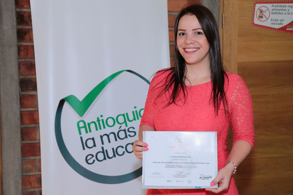 Graduación de experiencias de formación virtual – Antioquia Potable y Limpia
Graduación de experiencias de formación virtual – Antioquia Potable y Limpia
Fecha: Noviembre 11 de 2015. Lugar: Teatro Gabriel Obregón Botero de la Universidad de Medellín
Para descargar esta fotografía en alta resolución, haga clic sobre la imagen hasta que la misma se despliegue en la pantalla completa; luego dé clic derecho y elija la opción "guardar imagen como". 
En caso de publicación por cualquier medio, solicitamos acompañarla del crédito: "Foto EPM"
Palabras clave: Graduación experiencias formación virtual Antioquia Potable Limpia
