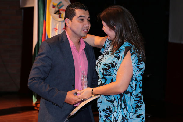 Graduación de experiencias de formación virtual – Antioquia Potable y Limpia
Graduación de experiencias de formación virtual – Antioquia Potable y Limpia
Fecha: Noviembre 11 de 2015. Lugar: Teatro Gabriel Obregón Botero de la Universidad de Medellín
Para descargar esta fotografía en alta resolución, haga clic sobre la imagen hasta que la misma se despliegue en la pantalla completa; luego dé clic derecho y elija la opción "guardar imagen como". 
En caso de publicación por cualquier medio, solicitamos acompañarla del crédito: "Foto EPM"
Palabras clave: Graduación experiencias formación virtual Antioquia Potable Limpia