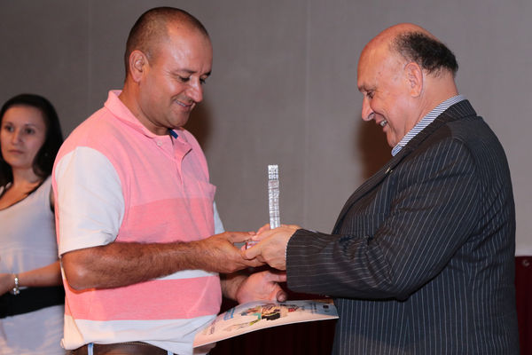 Graduación de experiencias de formación virtual – Antioquia Potable y Limpia
Graduación de experiencias de formación virtual – Antioquia Potable y Limpia
Fecha: Noviembre 11 de 2015. Lugar: Teatro Gabriel Obregón Botero de la Universidad de Medellín
Para descargar esta fotografía en alta resolución, haga clic sobre la imagen hasta que la misma se despliegue en la pantalla completa; luego dé clic derecho y elija la opción "guardar imagen como". 
En caso de publicación por cualquier medio, solicitamos acompañarla del crédito: "Foto EPM"
Palabras clave: Graduación experiencias formación virtual Antioquia Potable Limpia
