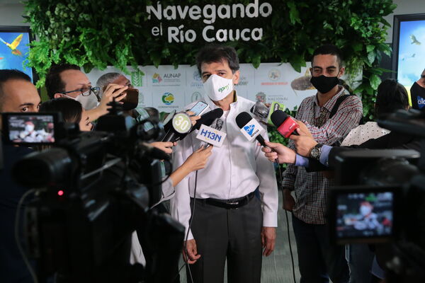 Nuevas especies halladas Río Cauca
Nuevas especies halladas Río Cauca
Fecha: 11 Noviembre 2020.
Para descargar esta fotografía en alta resolución, haga clic sobre la imagen hasta que la misma se despliegue en la pantalla completa; luego dé clic derecho y elija la opción "guardar imagen como". 
En caso de publicación por cualquier medio, solicitamos acompañarla del crédito: "Foto EPM"
Palabras clave: Nuevas especies halladas Río Cauca
