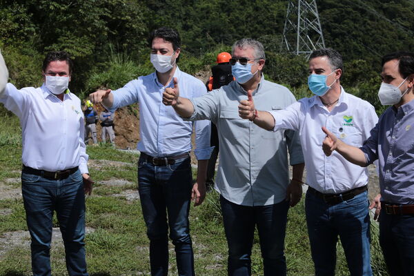 Visita presidente Iván Duque proyecto eléctrico Ituango
Visita presidente Iván Duque a proyecto eléctrico Ituango.
Fecha: 13 Noviembre 2020.
Para descargar esta fotografía en alta resolución, haga clic sobre la imagen hasta que la misma se despliegue en la pantalla completa; luego dé clic derecho y elija la opción "guardar imagen como". 
En caso de publicación por cualquier medio, solicitamos acompañarla del crédito: "Foto EPM"
Palabras clave: Visita presidente Iván Duque proyecto eléctrico Ituango