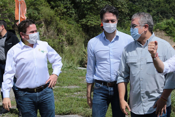 Visita presidente Iván Duque proyecto eléctrico Ituango
Visita presidente Iván Duque a proyecto eléctrico Ituango.
Fecha: 13 Noviembre 2020.
Para descargar esta fotografía en alta resolución, haga clic sobre la imagen hasta que la misma se despliegue en la pantalla completa; luego dé clic derecho y elija la opción "guardar imagen como". 
En caso de publicación por cualquier medio, solicitamos acompañarla del crédito: "Foto EPM"
Palabras clave: Visita presidente Iván Duque proyecto eléctrico Ituango